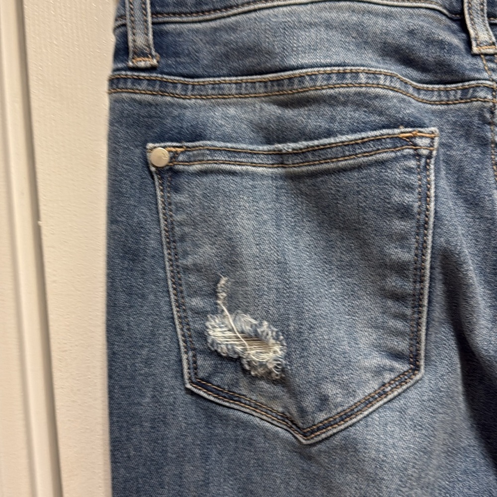 Judy Blue Boyfriend Fit Distressed 7/28. Good as new. - Picture 9 of 11
